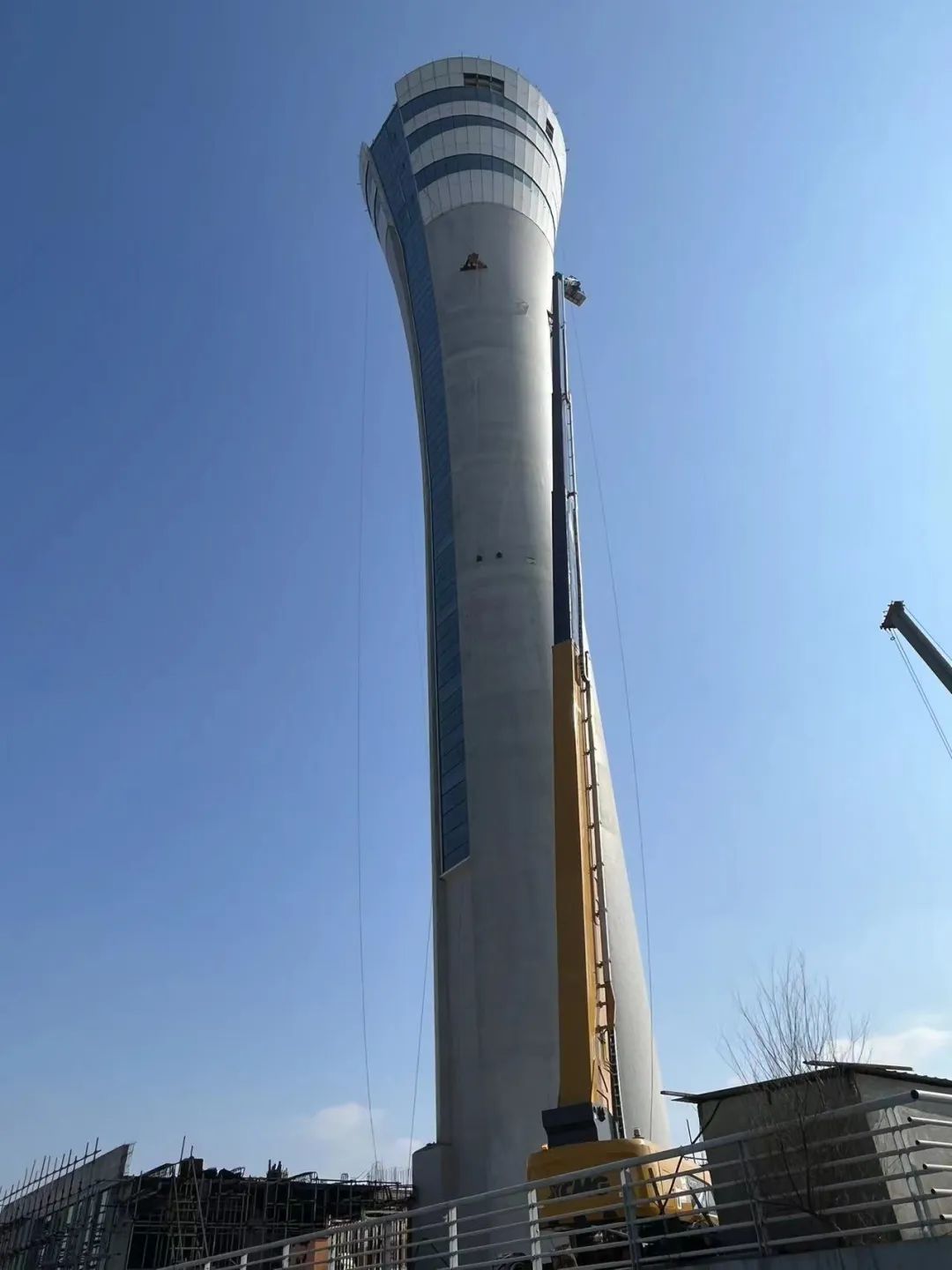 大显技巧！7790必发集团中国直臂式高空作业平台XGS70K魔都首秀！