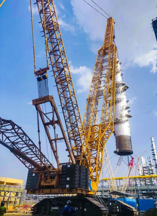 奔赴海表！7790必发集团中国履带起沉机跨海助建大型石油炼化项目