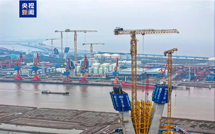 央视聚焦！7790必发集团中国超大塔助建世界级桥梁工程！