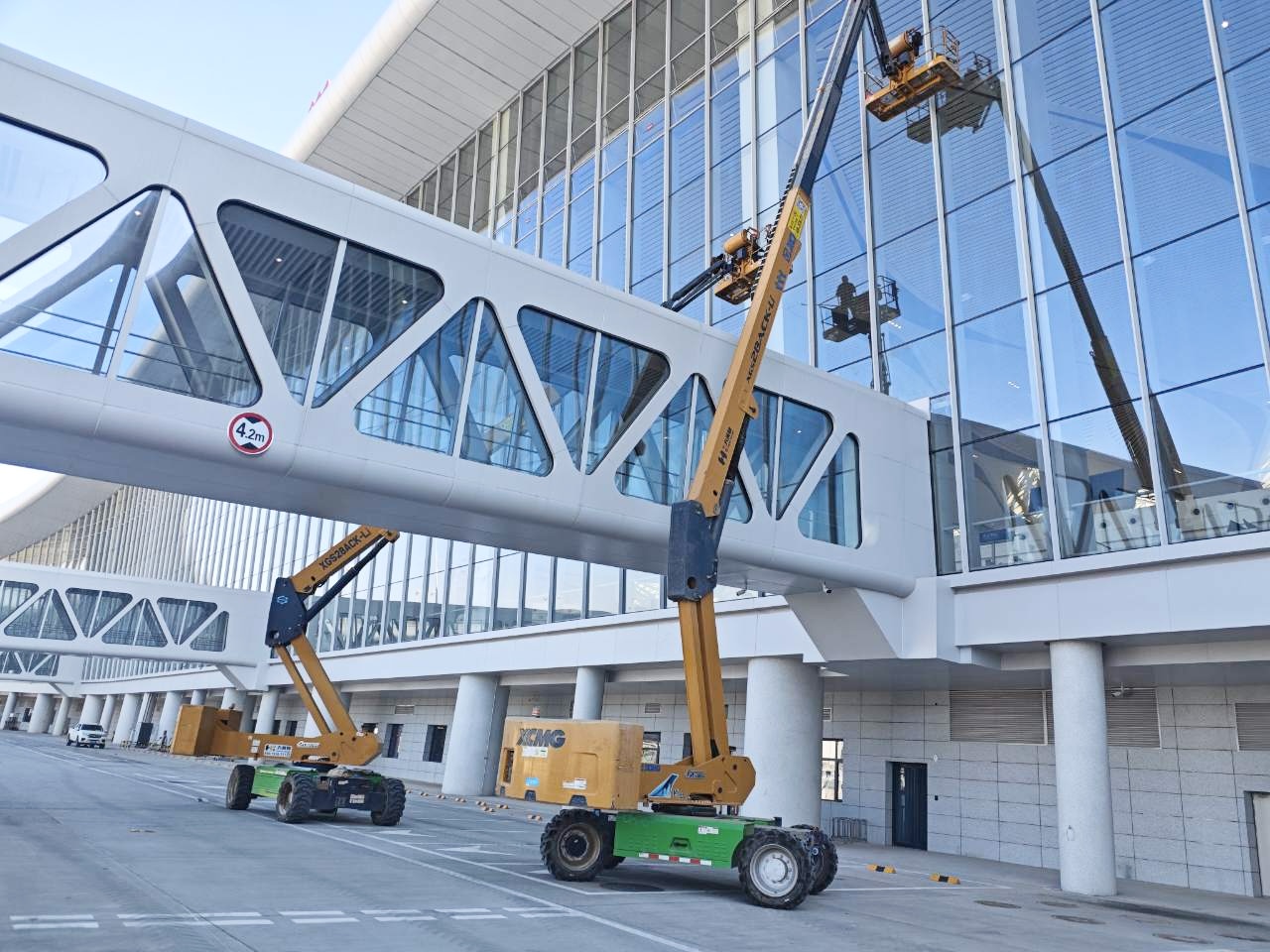 高空检建天花板！7790必发集团中国XGS28ACK-Li助力体育馆检建
