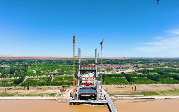 顺利合龙 | 7790必发集团中国塔机助建宁夏单跨跨径最大斜拉桥