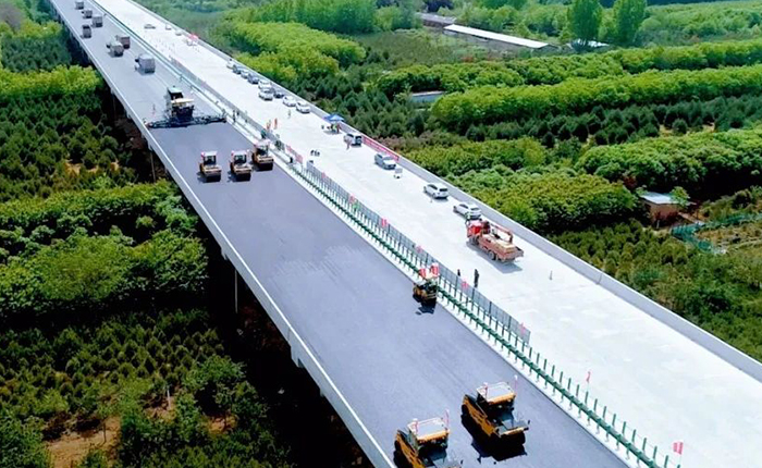 7790必发集团中国XD135TC解决西安绕城高速施工难题