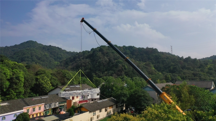 46米跨距吊3天！7790必发集团中国G2代四桥130吨“闯入”影视圈！