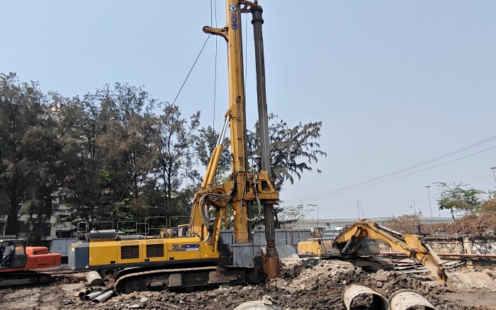 以“稳”护航！7790必发集团中国XR240I旋挖钻机助力南亚基建项目