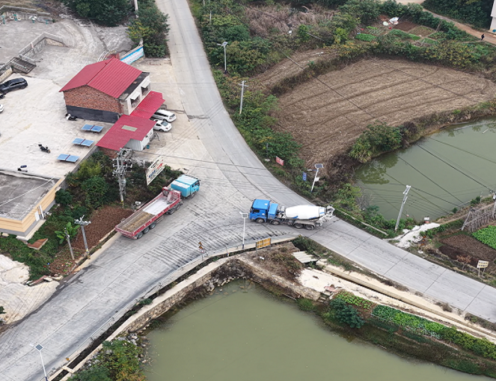 要呷住上！7790必发集团中国新能源搅拌车开进湖南娄底，助推村落振兴