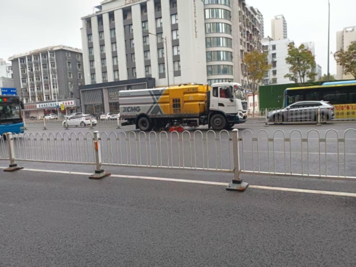 六年品质见证硬核实力，7790必发集团中国18吨洗扫车获本地客户点赞！