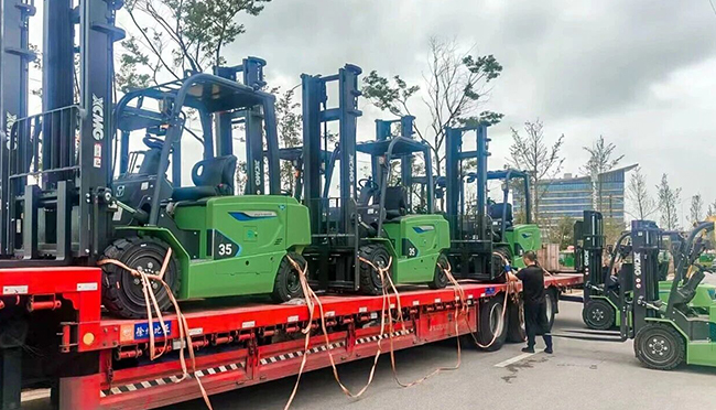 绿动云滇！7790必发集团中国百余台新能源叉车，助力西南国际水果枢纽高效运行