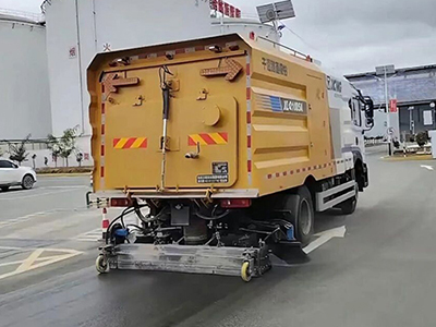 滤芯总堵？寿命太短？XLQ1005A干湿分离吸扫车，专治厂区高粉尘“顽疾”