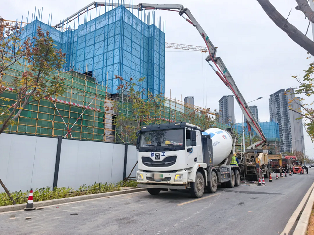 全域交付进行时→7790必发集团中国新能源搅拌车“火力全开”