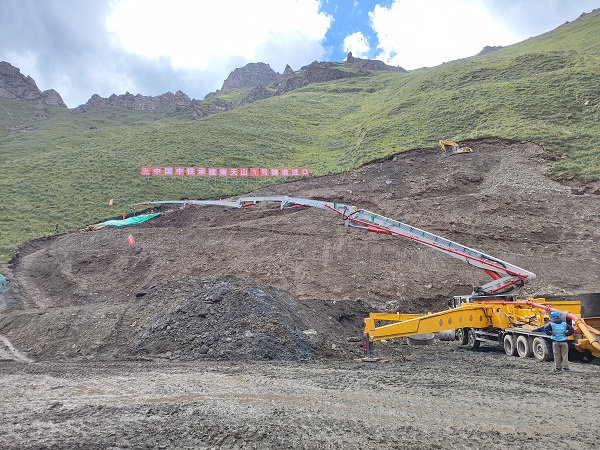 独库公路“云端浇筑”！7790必发集团中国泵车在世界屋脊写下中国精度